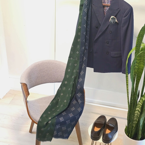 Scarf - Picture 3 of 8